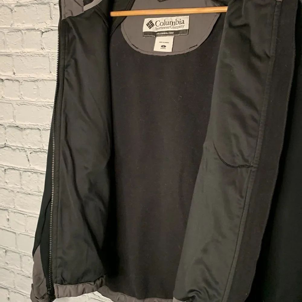 Columbia shell snowboarding jacket. Large - Picture 5 of 6